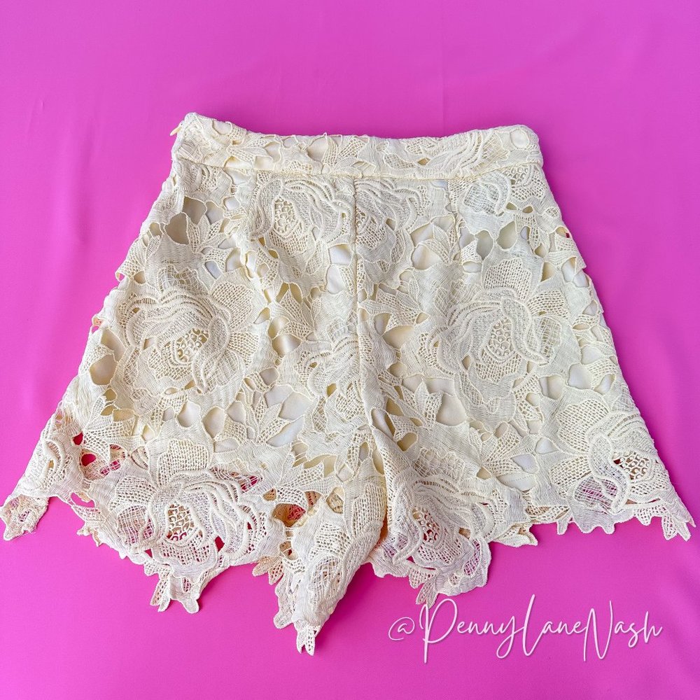NWT Missguided Crochet Lace Shorts Lemon Size 6 - Picture 10 of 12